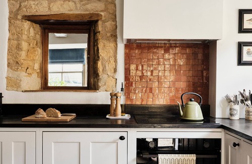 Charlbury Cottage | Armada Cottage - Charlbury, Close to Pub