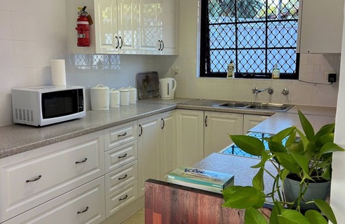 Armadale Bed & Breakfast | Armadale House - West Wing: 3-bedroom home in charming Mount Nasura