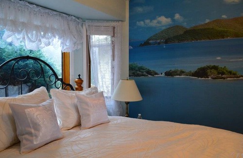 Salt Spring Island Bed & Breakfast | Armand Heights Bed and Breakfast Sky Suite