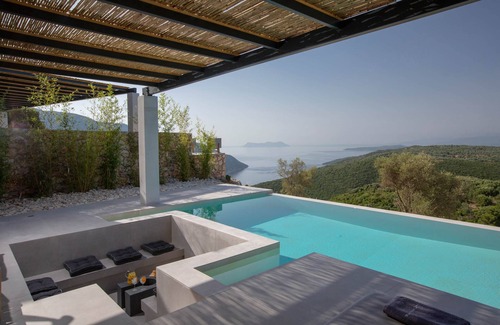 Fternon Villa | Armante Supreme Villas-Villa Ismini