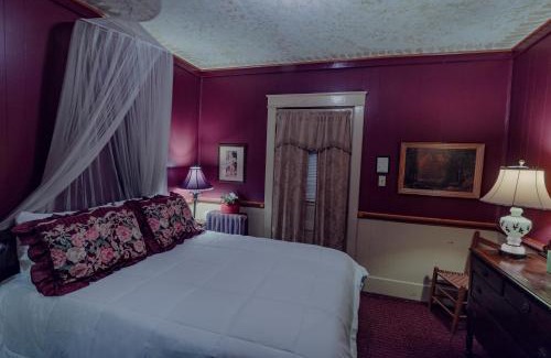 Red Boiling Springs Hotel | Armour's Hotel & Spa