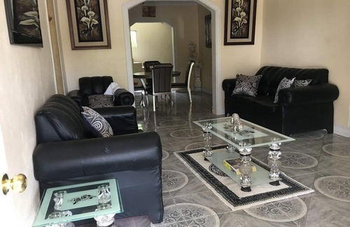 Sandy Bay Villa | Arms of Charms Guesthouse