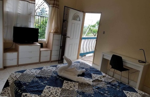 Sandy Bay House | Arms Of Charms Guesthouse