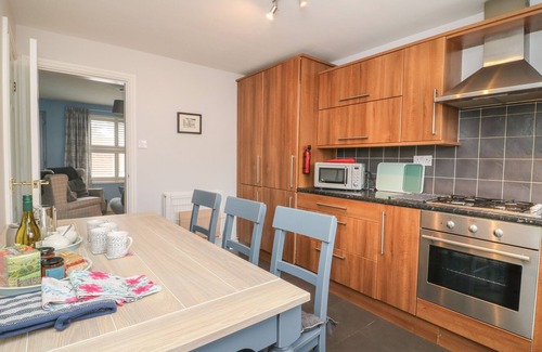 Beverley House | ARMSTRONG COTTAGE, family friendly, with a garden in Beverley