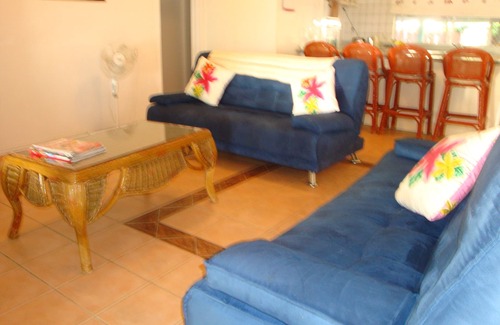 Arorangi House | Aroa Beachfront House - Wifi Hotspot