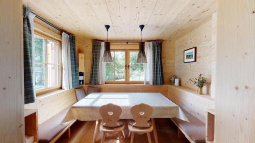 Samedan Apartment | Aroevens