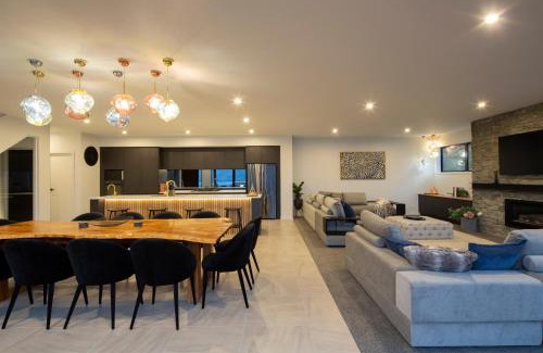 Frankton Villa | Aroha on Florence by Sothebys Luxury Rental Homes