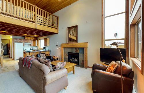 Snow Pine Estates Apartment | Arolla Chalet D