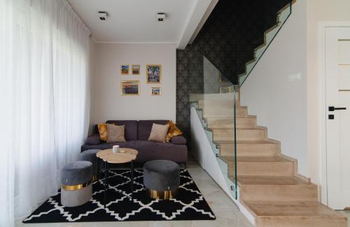 Debki House | AROMA DĘBKI Całoroczny prywatny dom na zamkniętym osiedlu.