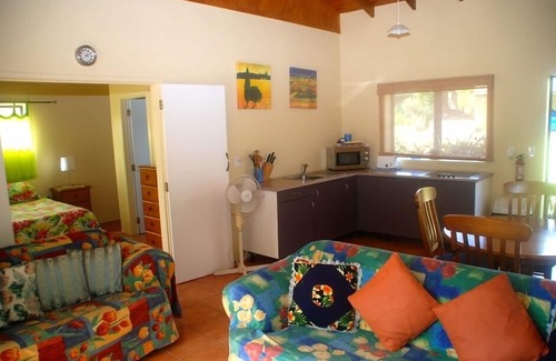 Arorangi Cottage | Aromas 1 Sunset Central with beautiful Ocean Views