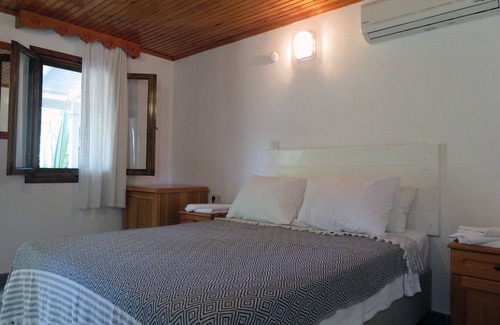 Gumusluk House | Arriba Apart Bungalow Restaurant