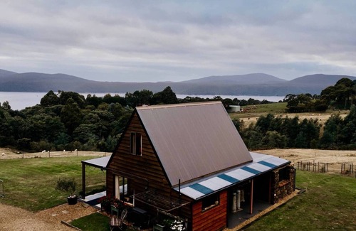 Port Arthur Cabin | Arrow Brick House