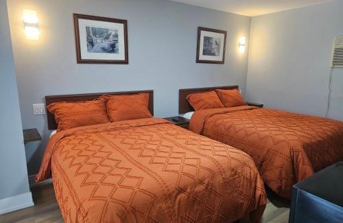 Huntsville Hotel | Arrowhead Inn by Baaman's
