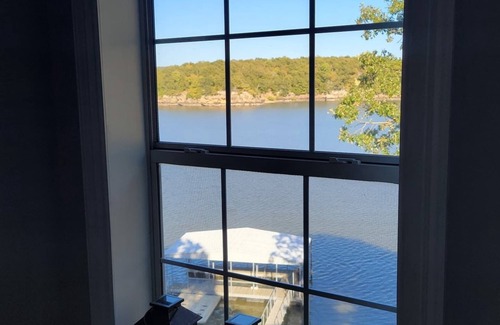 Canadian House | Arrowhead Lake House, Lake Eufaula lakefront home with private boat dock