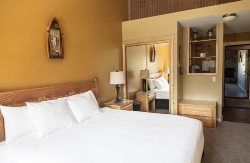 Cimarron Hotel | Arrowhead Mountain Lodge