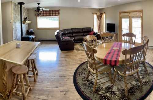 Cimarron Cabin | Arrowhead Sanctuary! Beautiful Cabin! Deck with Fire Pit & Incredible Views!