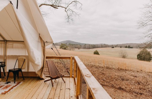 Silver Creek RV Rental | Arrowhead Tent at Kingston Downs