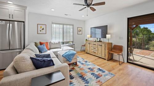 Kanab House | Arrowleaf Family House with Hot Tub
