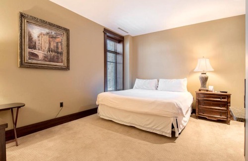 Empire Pass House | Arrowleaf Lodge - 1 Bed Studio #100A