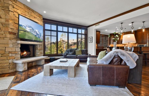 Empire Pass House | Arrowleaf Lodge - 3 Bed condo #107