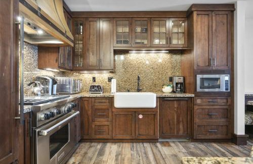 Empire Pass Apartment | Arrowleaf Lodge- Two Bedroom #401 condo