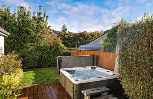 Arrowtown House | Arrowtown Family Home with spa