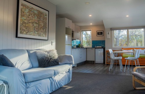 Arrowtown Cottage | Arrowtown Gold - Elevated Two Bedroom Apartment