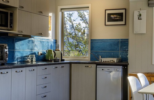 Arrowtown Cottage | Arrowtown Gold - Elevated Two Bedroom Apartment