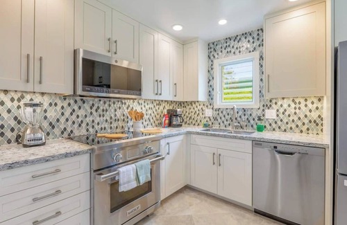 Princeville Condo | Art and Ocean | Serenity on Kauai's Shore
