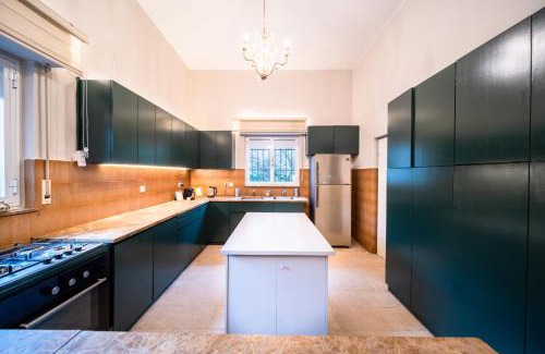 Rehavia Villa | Art Apartment In Mamila - Villa Rehavia