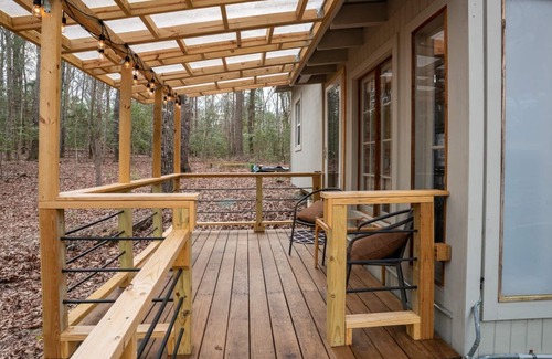 Pittsboro Apartment | Art, Beauty, Nature: A Woodland Retreat