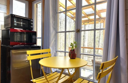 Pittsboro House | Art, Beauty, Nature: A Woodland Retreat