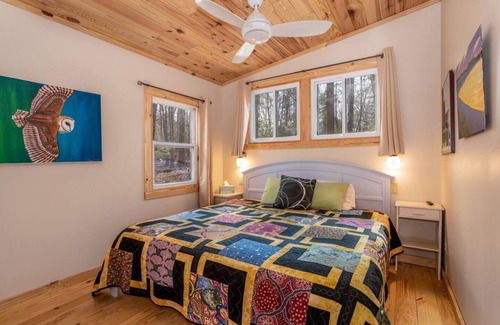 Pittsboro House | Art, Beauty, Nature: A Woodland Retreat