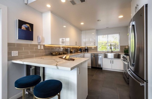 Warm Sands House | Art Club - South Palm Springs