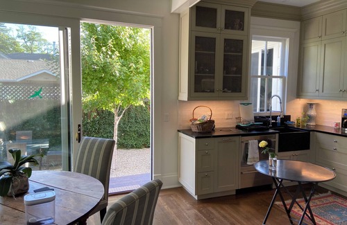 St. Helena House | Art Collector's Jewel Box St. Helena Cottage