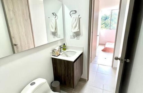 San Diego Apartment | Art Deco Apartment w/ Mountain View