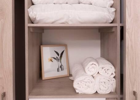 San Diego Apartment | Art Deco Apartment w/ Mountain View