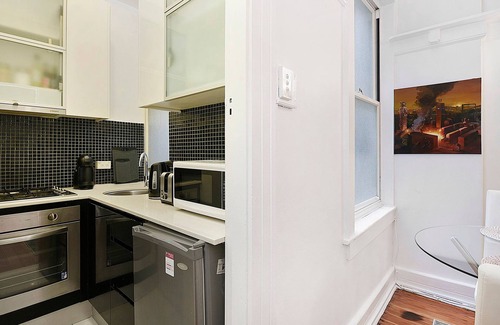 Elizabeth Bay Apartment | ART DECO BAYSIDE APARTMENT CLOSE TO THE CITY
