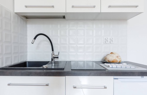 Stare Miasto Apartment | Art deco spacious one bedroom apartment - city view!