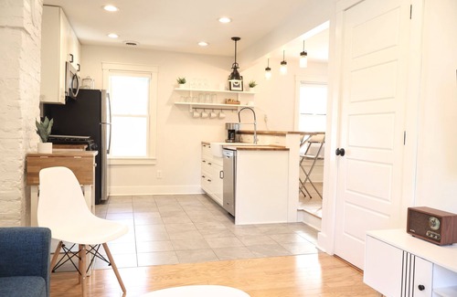 Saratoga Springs Apartment | Art District Garden Loft