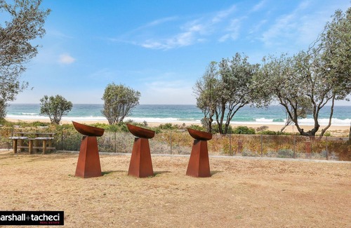 Cuttagee House | ART HOUSE- 2 BEDROOM