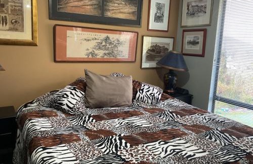 Huonville Bed & Breakfast | Art House