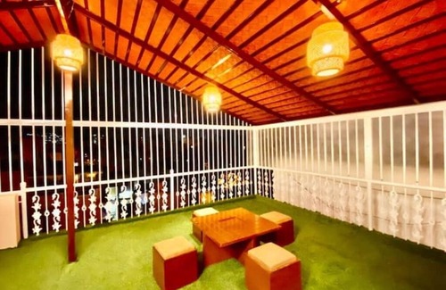 Chamundi Nagar Apartment | Art House - Luxury Apartment with Air Conditioning - 102