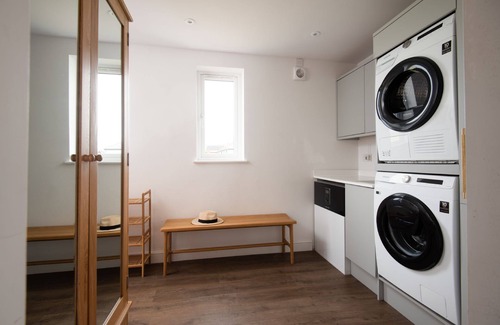 North Sunderland House | Art House Seahouses - sleeps 10 guests in 4 bedrooms