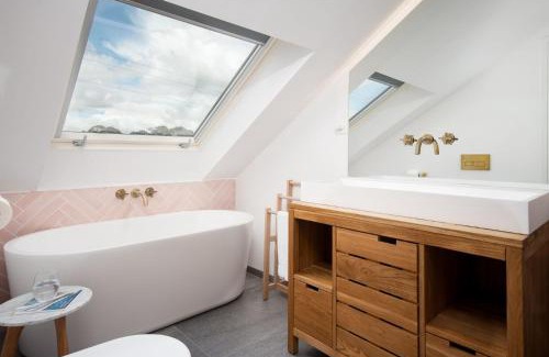 North Sunderland House | Art House Seahouses