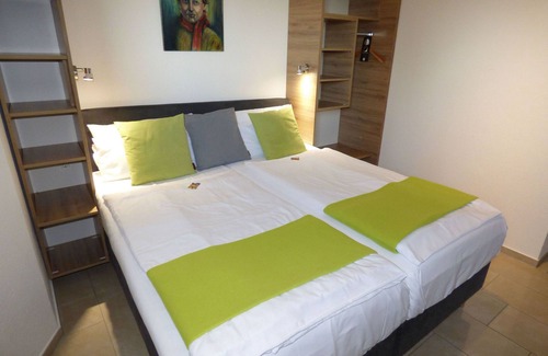 Dinslaken Hotel | Art Inn Hotel Dinslaken