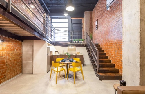 Pobles de l'Oest Apartment | Art Loft 05 'The Mechanic' in Valencia