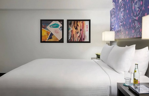 Lower Allston Hotel | Art Lover’s Escape! Pet- Friendly Unit Near Harvard University, Parking