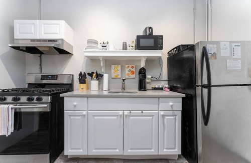 Corpus Christi Apartment | Art+Music+Entertainment+PetsOK+Downtown+Cozy