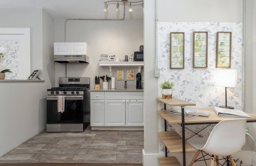 Corpus Christi Apartment | Art+Music+Entertainment+PetsOK+Downtown+Cozy